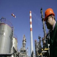 خبراء: تأثير محدود لاتفاق تجميد انتاج النفط على الإمدادات العالمية  