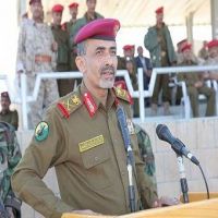 وزير الدفاع يقود معركة تحرير مطار عدن وإنهاء تمرد القوات الخاصة